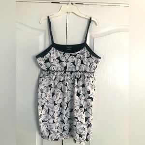 Sonoma  XL black/white sports bra attached adjustable straps top